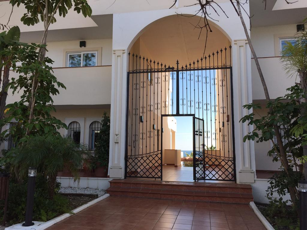 Sinfonia Del Mar Apartment Estepona Bagian luar foto