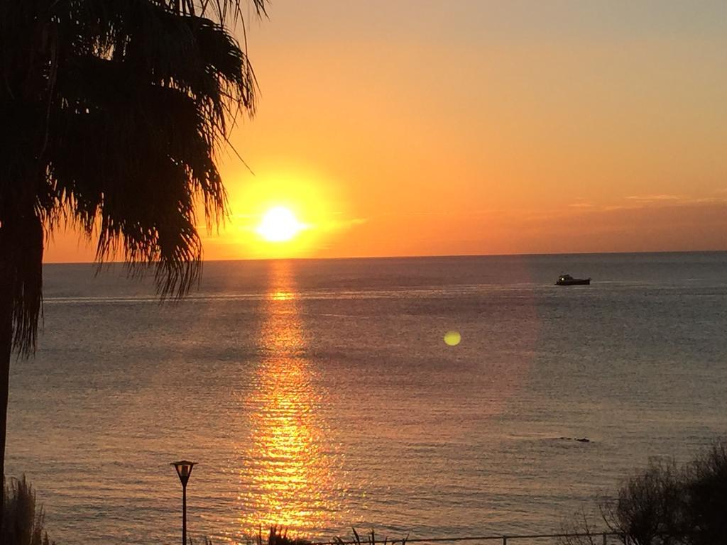 Sinfonia Del Mar Apartment Estepona Bagian luar foto