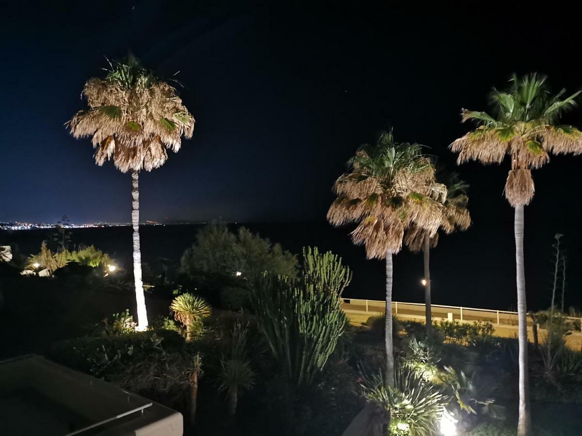Sinfonia Del Mar Apartment Estepona Bagian luar foto