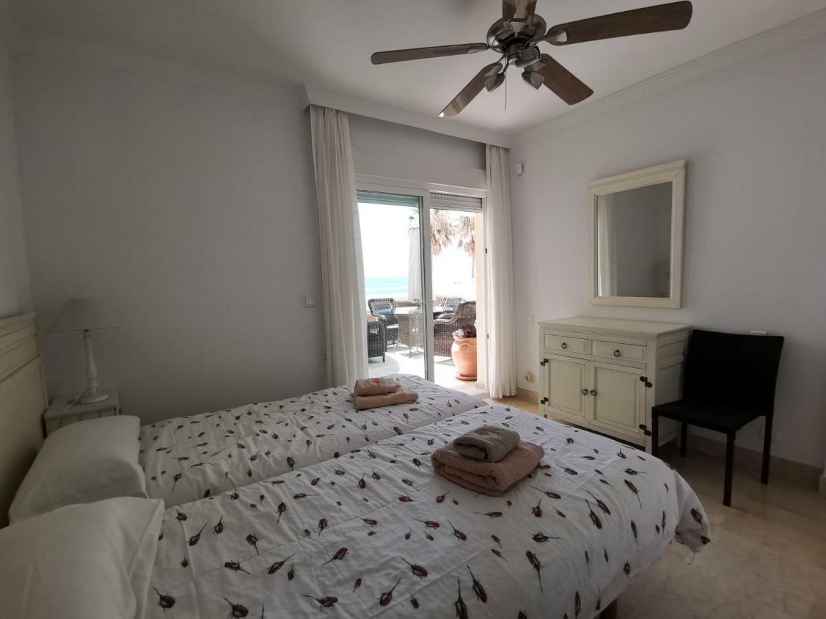 Sinfonia Del Mar Apartment Estepona Bagian luar foto